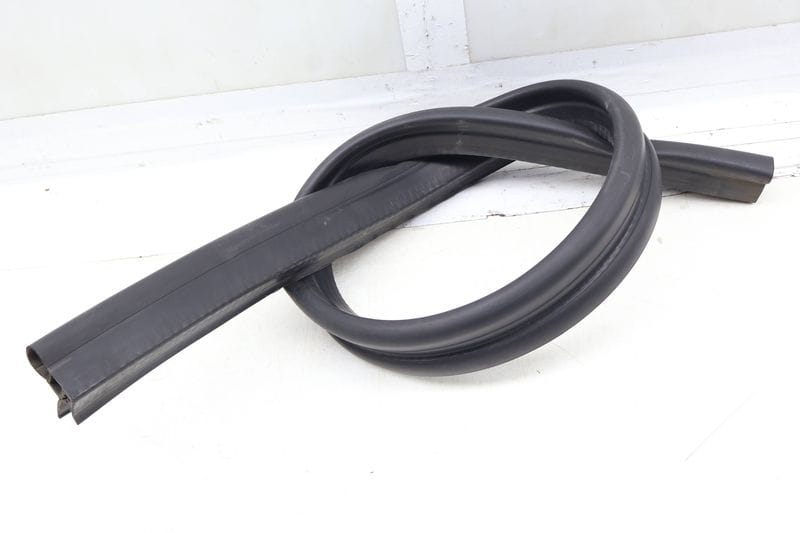 Firewall Engine Bay Weather Stripping Seal / Gasket 8R0823723B — Used (SKU 688030)