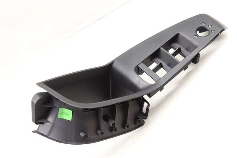 Door Handle Pull / Switch Trim 8R1867171A — Used (SKU 506575)