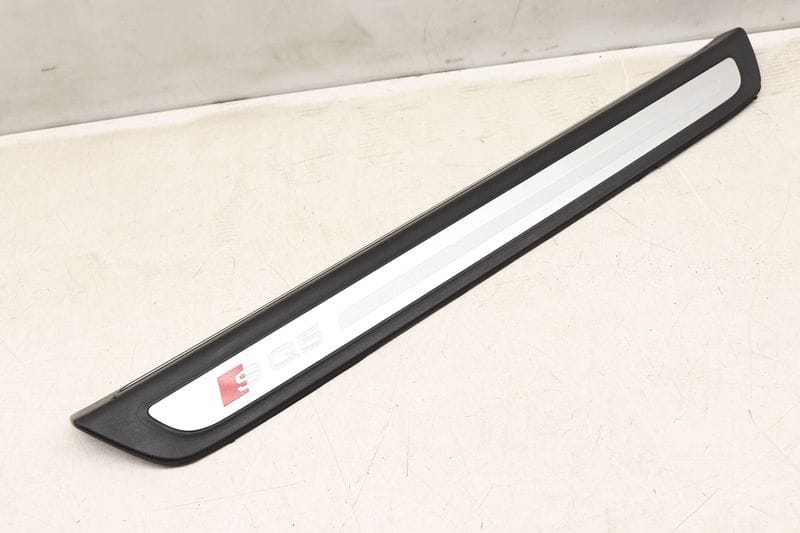 Door Sill / Scuff Plate (SQ5) 8R0853374G — Used (SKU 522102)