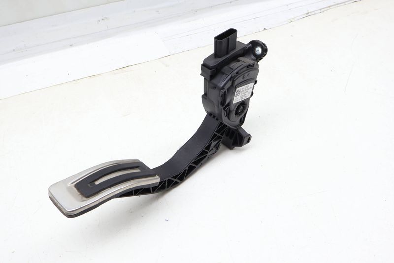 Gas Pedal / Accelerator Module 4H1723523 — Used (SKU 687758)