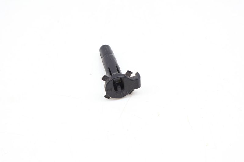 Radiator Mount Bolt / Pin WHT001506A — Used (SKU 687654)