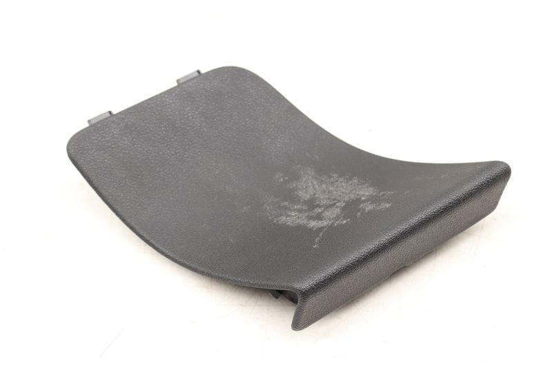 Tail Light Cover / Trunk Panel Trim 8R0867657 — Used (SKU 522067)