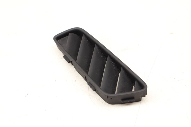 Upper Dash Defrost Air Vent 8R0819793 — Used (SKU 522155)