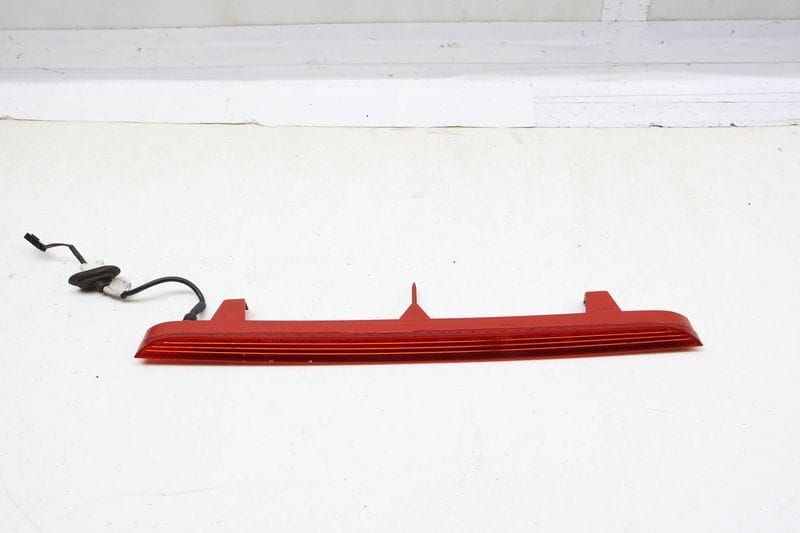 Center / Third Brake Light 8R0945097 — Used (SKU 687832)