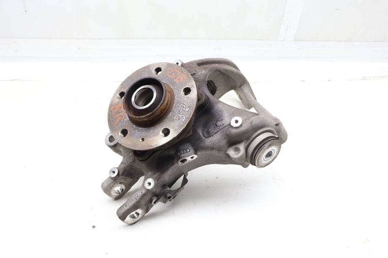 Knuckle w/ Wheel Bearing 8R0505432F — Used (SKU 687967)
