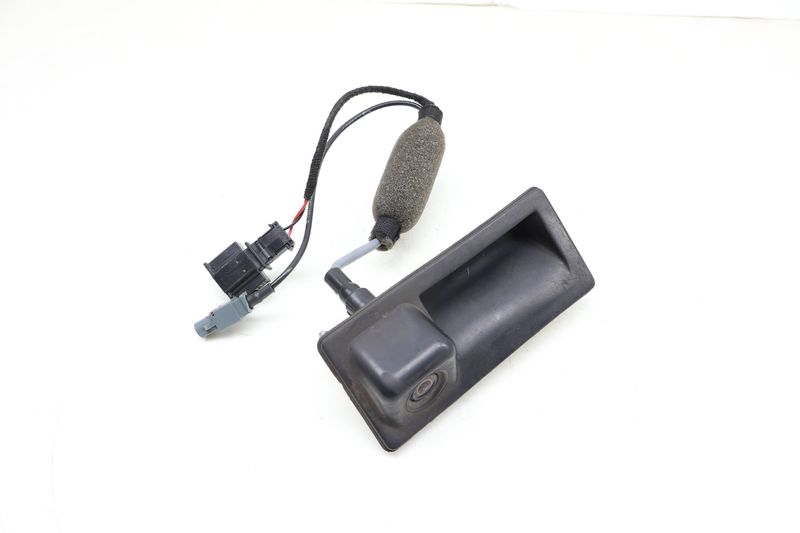 Trunk Release Handle w/ Backup Camera 5N0827566AA — Used (SKU 687603)