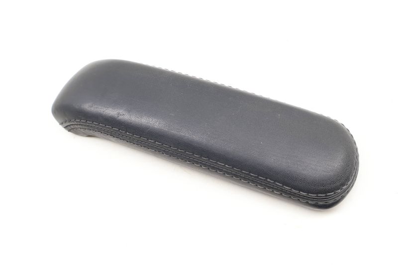 Center Armrest / Arm Rest 8J0864209 — Used (SKU 620981)