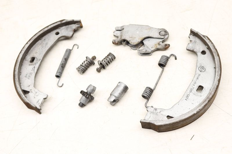 Brake Shoe Kit / Set 34416761291 — Used (SKU 520148)