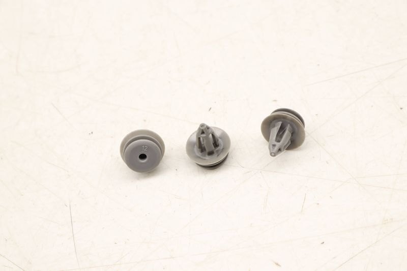 Door Panel Clip Set (3) 51437001492 — Used (SKU 520325)