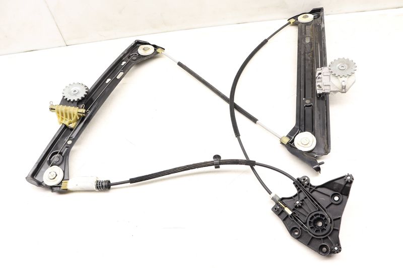 Window Regulator 51337292119 — Used (SKU 520144)