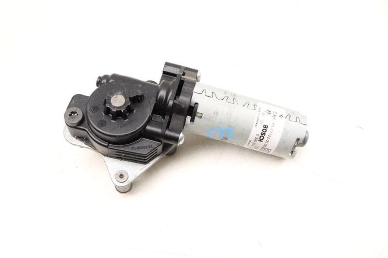 Rear Tilt / Height Seat Motor w/ Transmission 52107328697 — Used (SKU 519911)