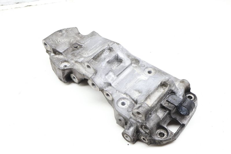 Engine Mount Bracket 11168506863 — Used (SKU 624132)
