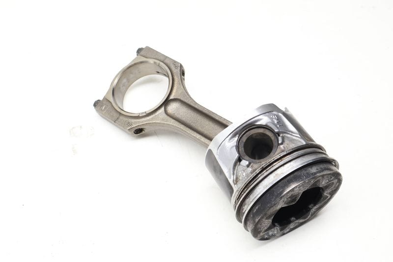 Piston w/ Connecting Rod 11258580699 — Used (SKU 624234)