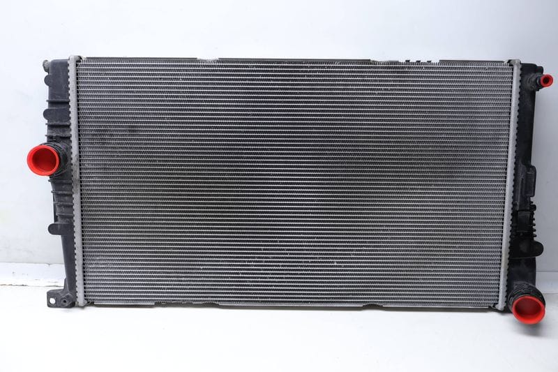 Radiator 17117600523 — Used (SKU 624013)