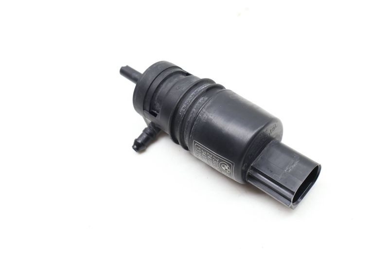 Windshield Washer Pump 67127302589 — Used (SKU 624172)