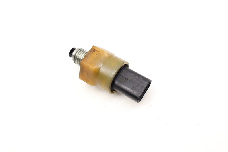 Engine Oil Pressure / Temp Sensor 12618613333 — Used (SKU 677456)