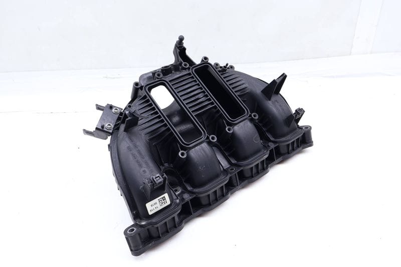 Intake Manifold 11617588126 — Used (SKU 677592)