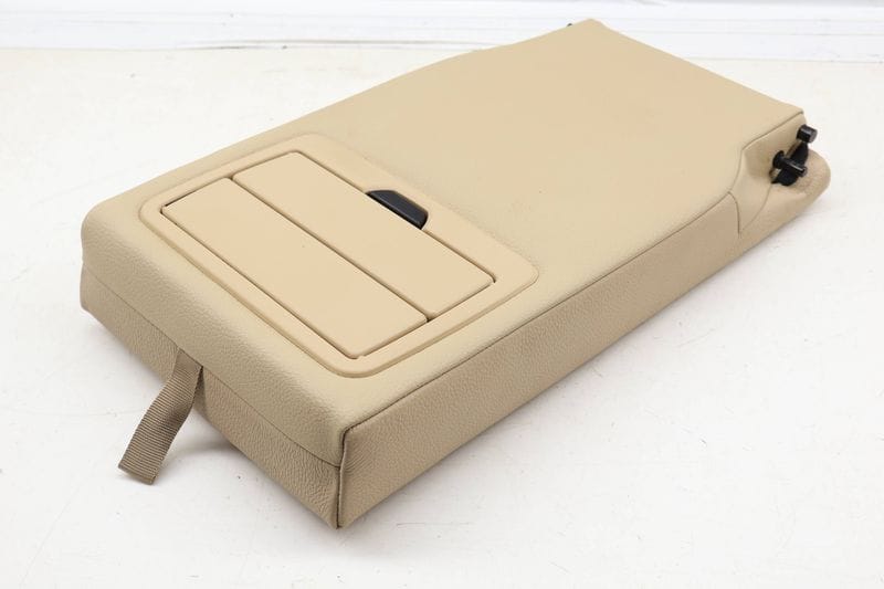 Center Seat Armrest / Cup Holder 52207309201 — Used (SKU 677660)
