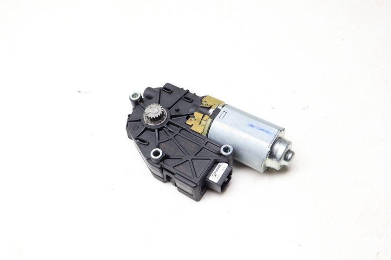 Sunroof / Sun Roof Motor 67617316536 — Used (SKU 677576)