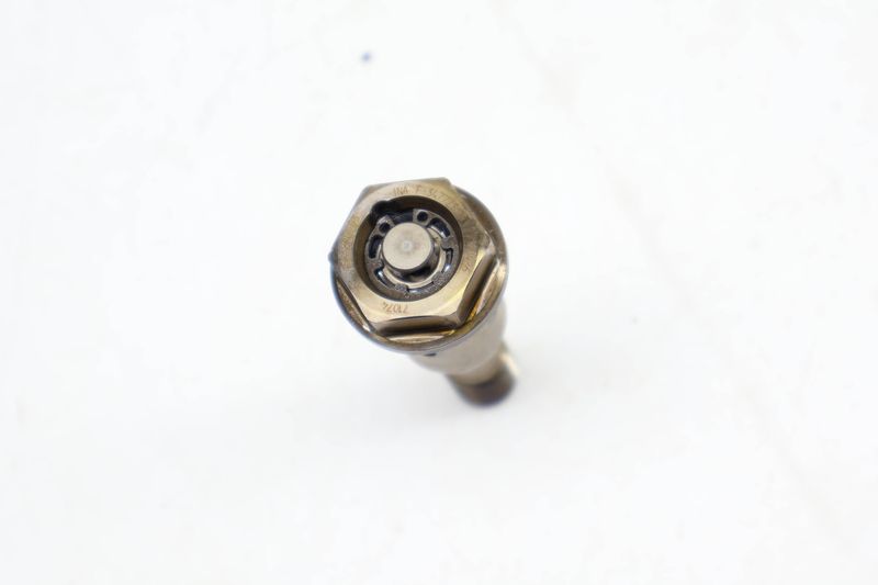 Vanos Center Valve 11367583820 — Used (SKU 677823)