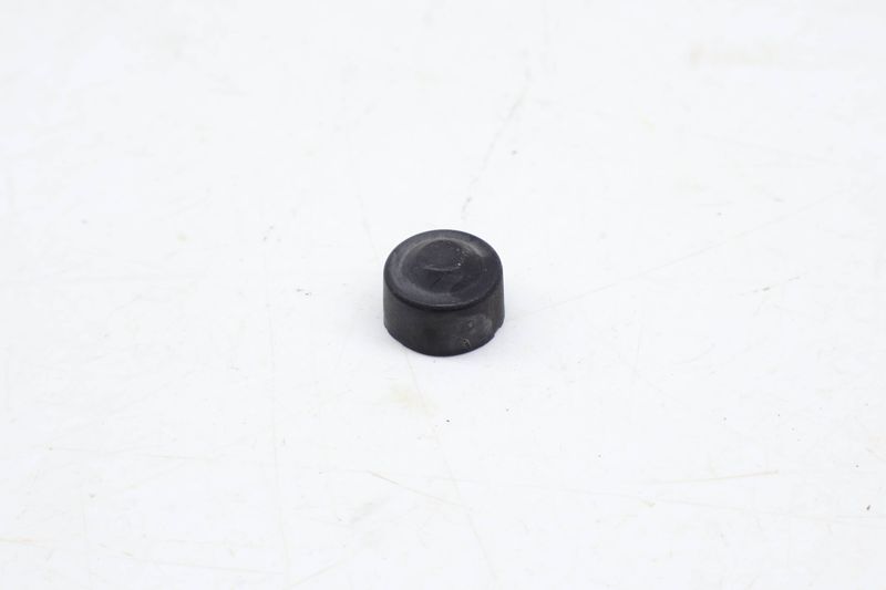 Windshield Wiper Arm Cap 52108119867 — Used (SKU 677832)
