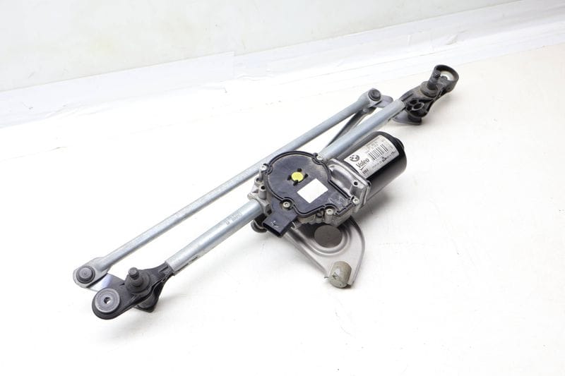 Windshield Wiper Transmission w/ Motor 61617260488 — Used (SKU 677569)