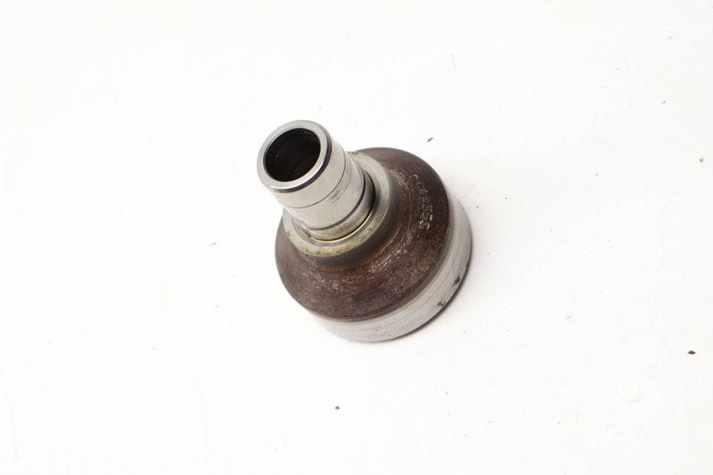 Crankshaft / Crank Pulley Hub 11237574827 — Used (SKU 636741)