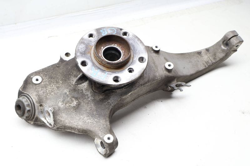 Spindle Knuckle w/ Wheel Bearing 31216777752 — Used (SKU 636719)