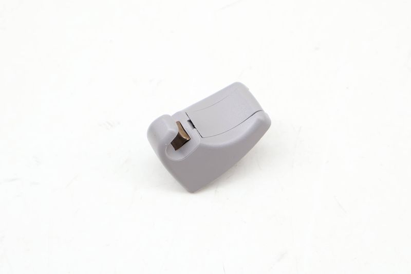 Sun Visor Clip / Bracket 51167227032 — Used (SKU 636620)