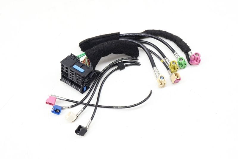 Radio / Stereo / Navigation Head Unit Wiring Connector Set — Used (SKU 636527)