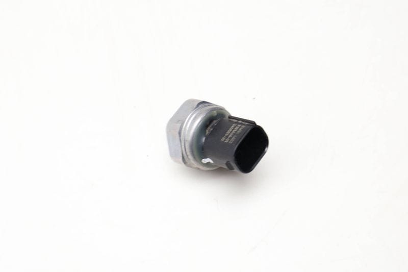AC Pressure Sensor / Switch 64539181464 — Used (SKU 628506)