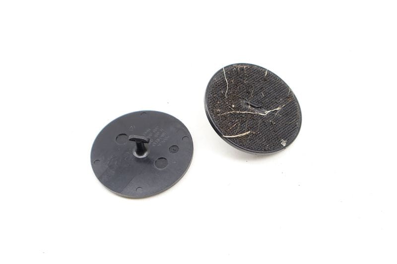 Carpet Floor Mat Fastener / Mount Set (2) 07149166609 — Used (SKU 612564)