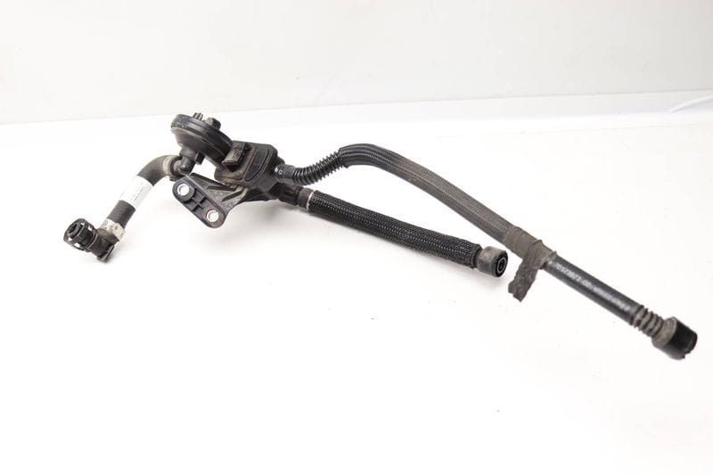 Crankcase Pvc Valve / Oil Separator 11158544835 — Used (SKU 572098)