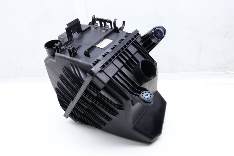 Engine Air Intake Box / Housing 13718603090 — Used (SKU 628360)