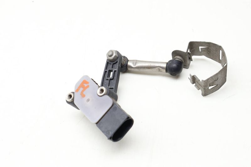 Headlight Leveling Sensor w/ Linkage 37146861845 — Used (SKU 628507)