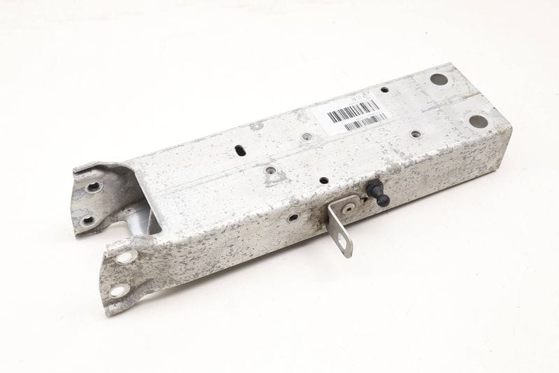 Bumper Reinforcement Bar / Bracket 51117375958 — Used (SKU 612672)