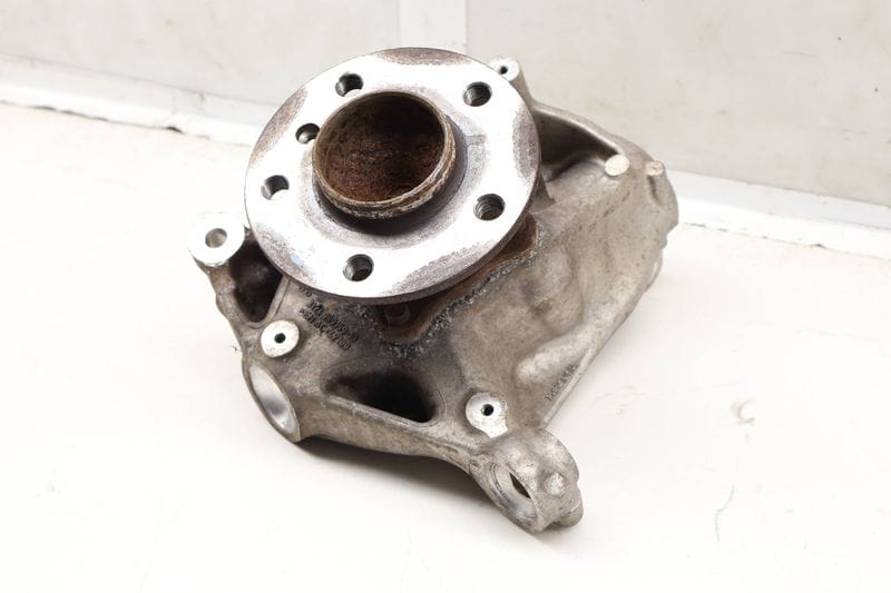 Spindle Knuckle w/ Wheel Bearing 31216852160 — Used (SKU 612764)