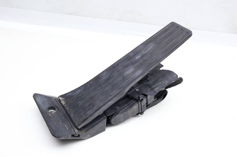 Gas Pedal / Accelerator Module 35426853176 — Used (SKU 628338)