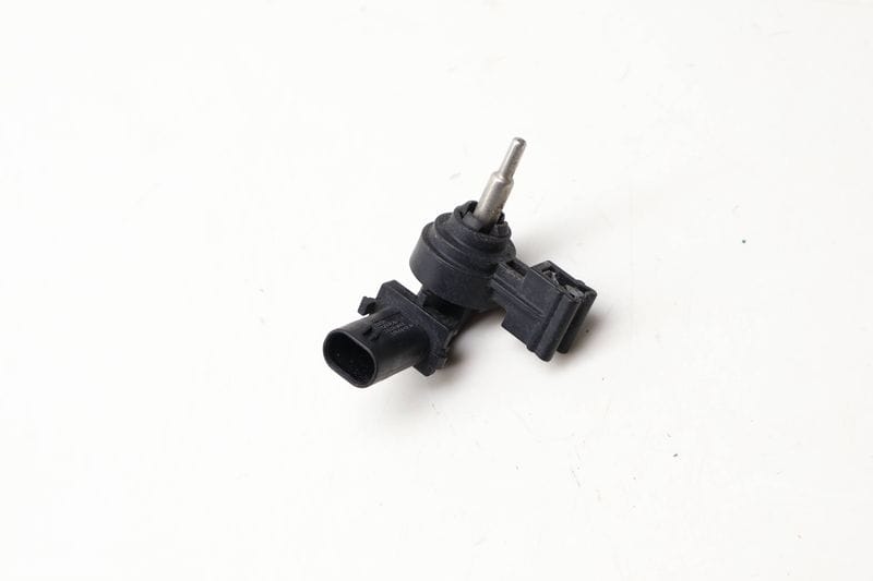 Intake Air Temperature / Temp Sensor 13628519445 — Used (SKU 628512)