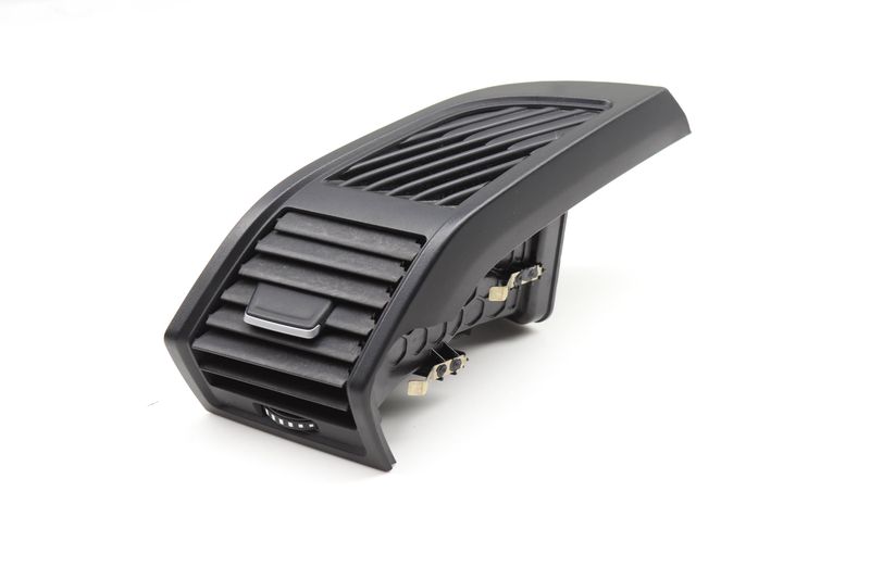 Dash Air Vent 64229283001 — Used (SKU 571864)