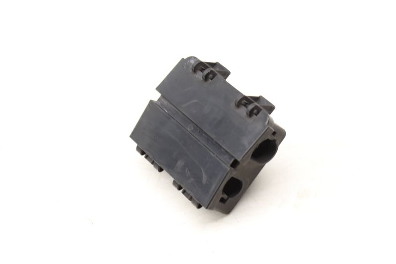 Plug-IN Connection Bracket 61139301762 — Used (SKU 518729)