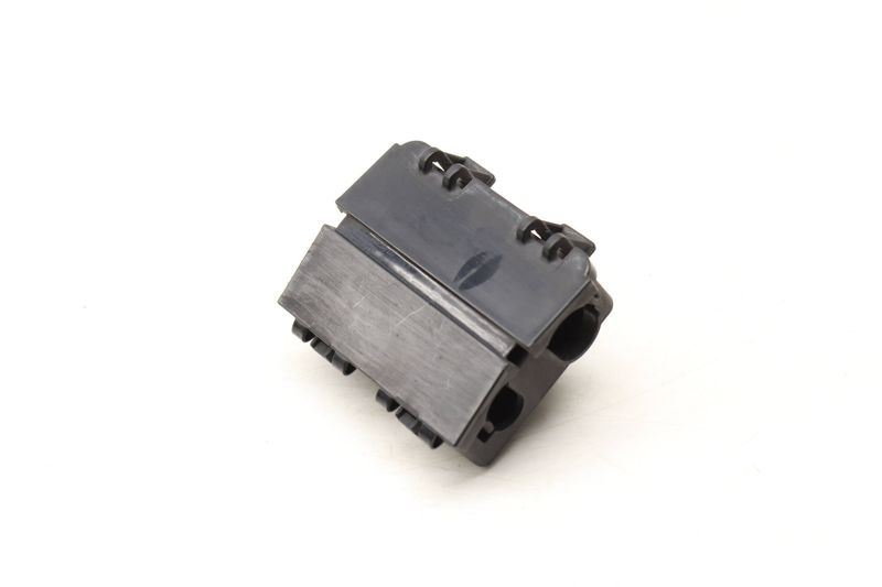 Plug-IN Connection Bracket 61139301762 — Used (SKU 518731)