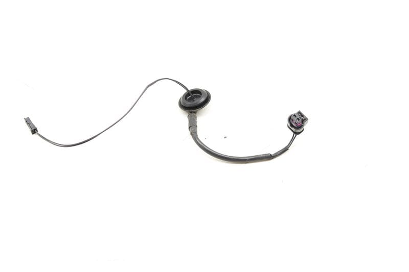 Center / Third Brake Light Wiring Connector / Pigtail — Used (SKU 518639)