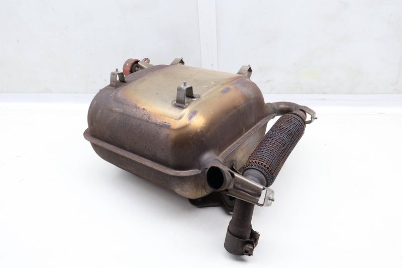 Exhaust Muffler 18308614958 — Used (SKU 628528)
