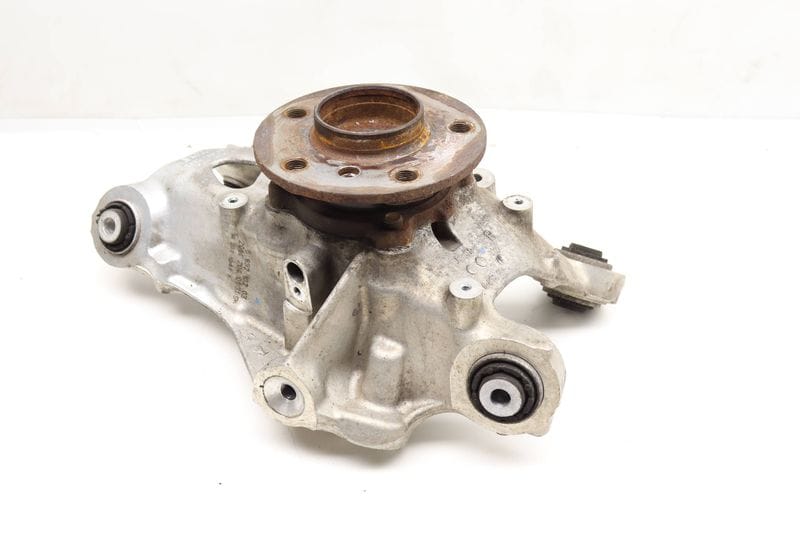 Spindle Knuckle w/ Wheel Bearing 33326852162 — Used (SKU 571968)