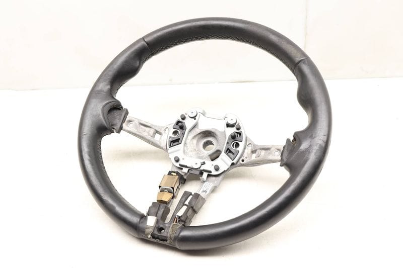 3-SPOKE Sport Steering Wheel (LEATHER) 32307848339 — Used (SKU 513925)