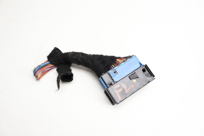 Door Wiring Harness Connector / Pigtail 61139147289 — Used (SKU 715500)