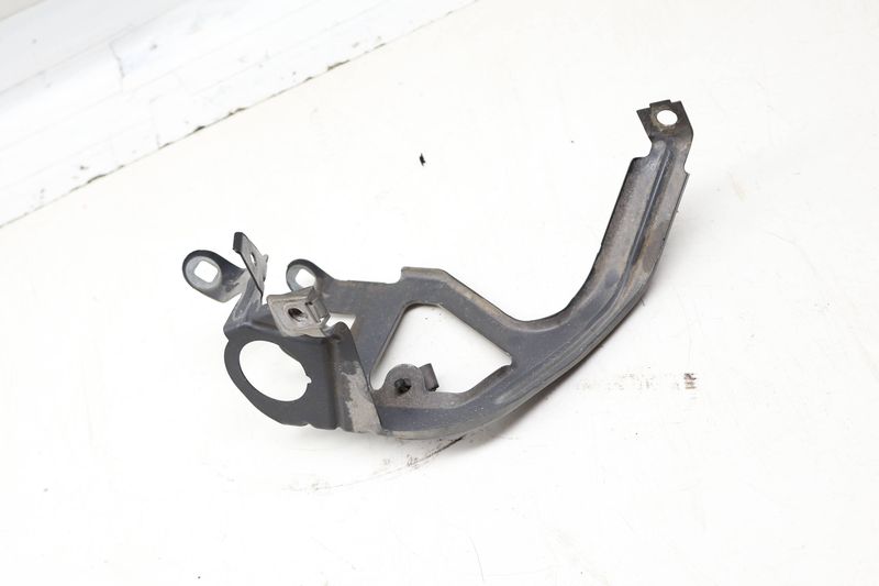 Fender Mount / Bracket 41357207210 — Used (SKU 716009)