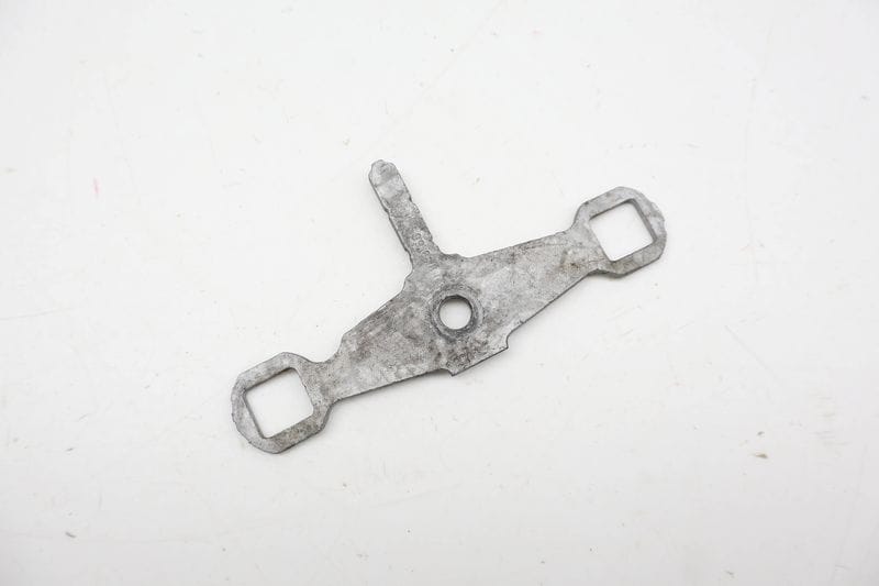 Fuel Injector Bracket 13647599878 — Used (SKU 715671)