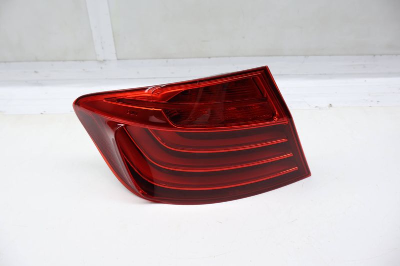 Outer Tail Light / Lamp 63217312707 — Used (SKU 715786)